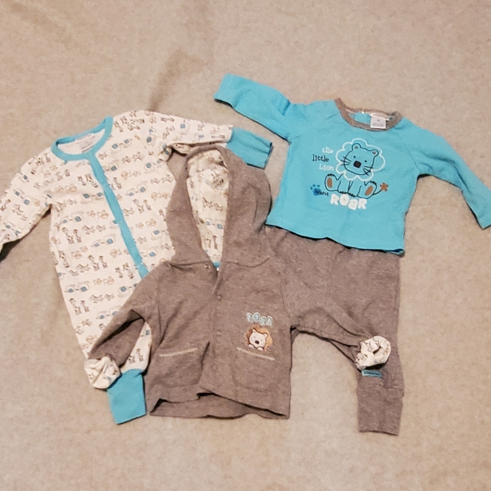 Infant 4 piece clothing set